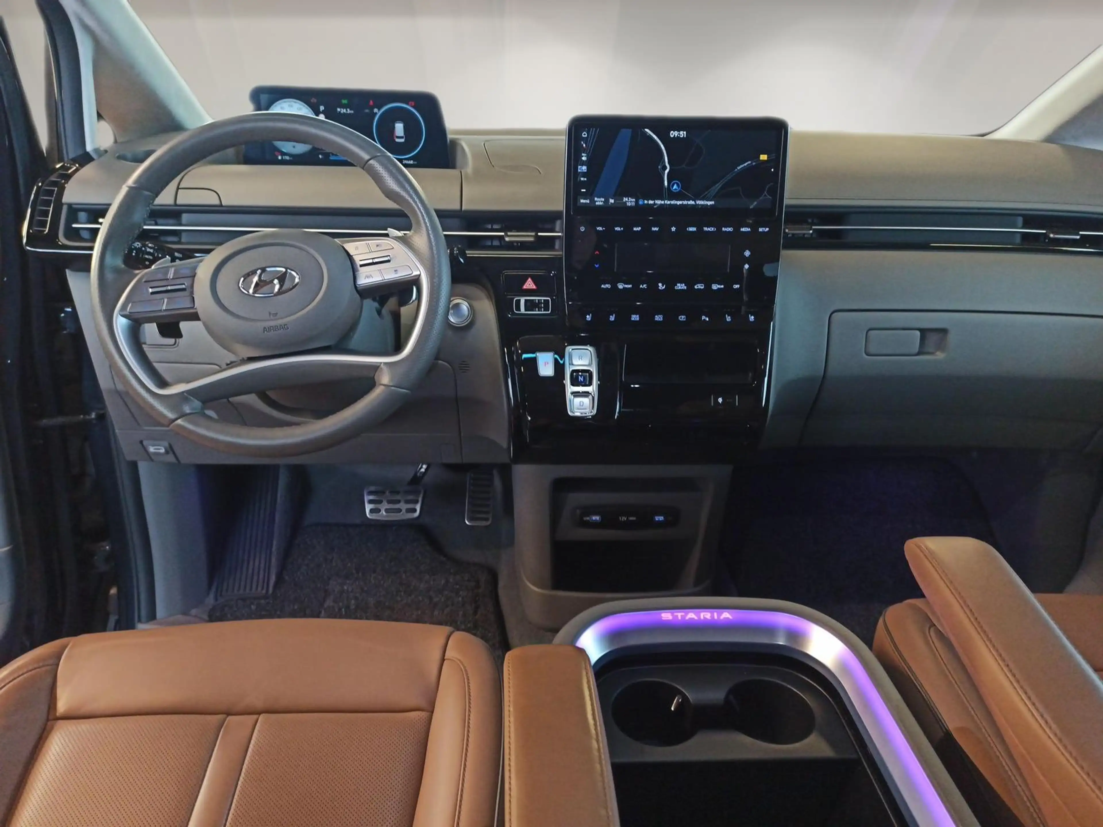 Hyundai STARIA Signature 2.2L / 7Sitzer / Shuttle-Paket — photo 11