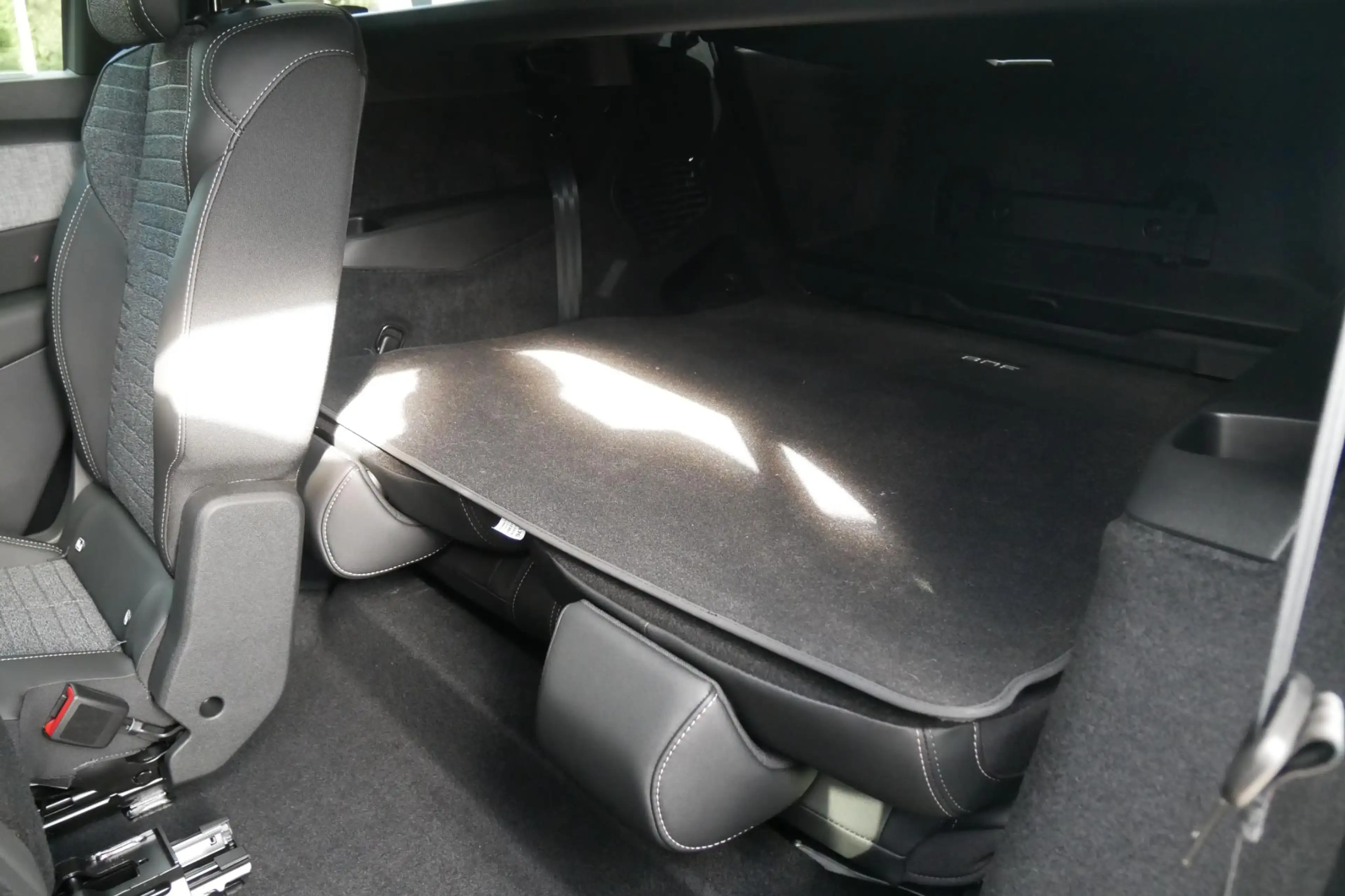 Peugeot 5008 1.2 Hybrid 145 Allure 7p | Achteruitrijcamera | Na — photo 13