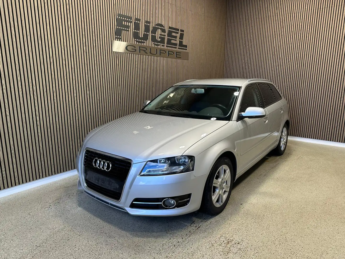 Audi A3 1.2 TFSI Attraction Klima|SHZ Argent - 2