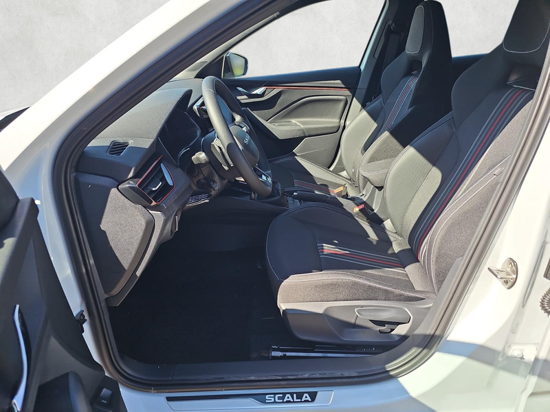 Skoda Scala Monte Carlo 1.5 TSI DSG Matrix Pano Kessy — photo 10