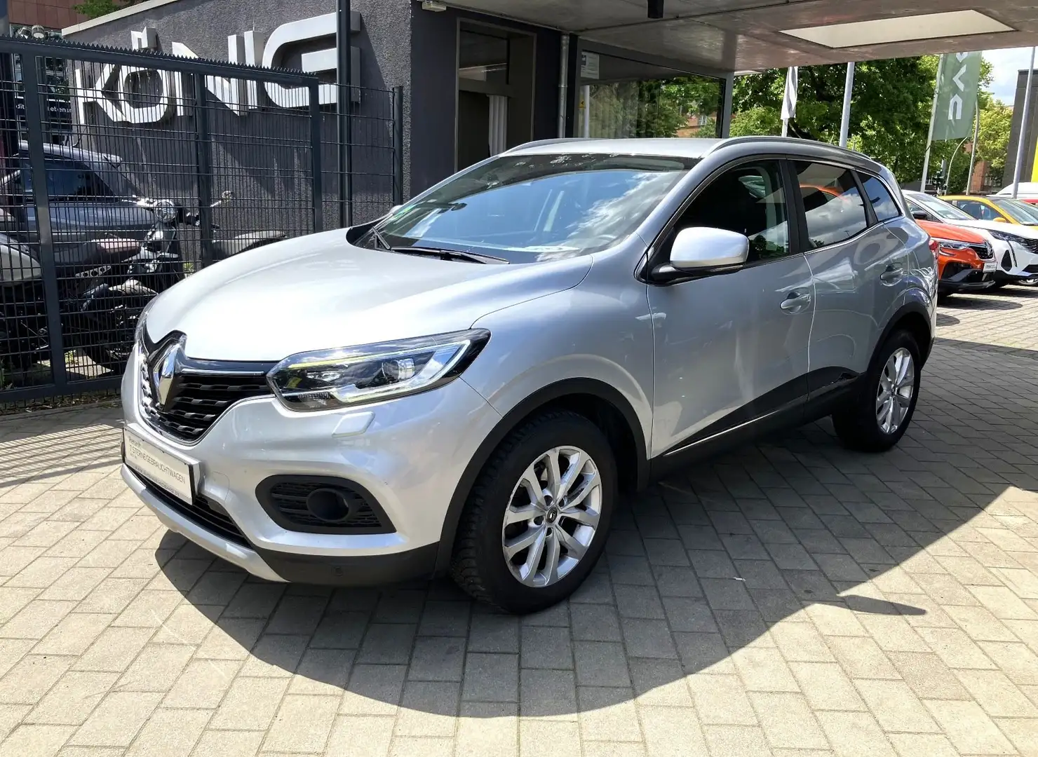 Renault Kadjar 1.3 TCe 140 LIMITED Deluxe Automatik Zilver - 1