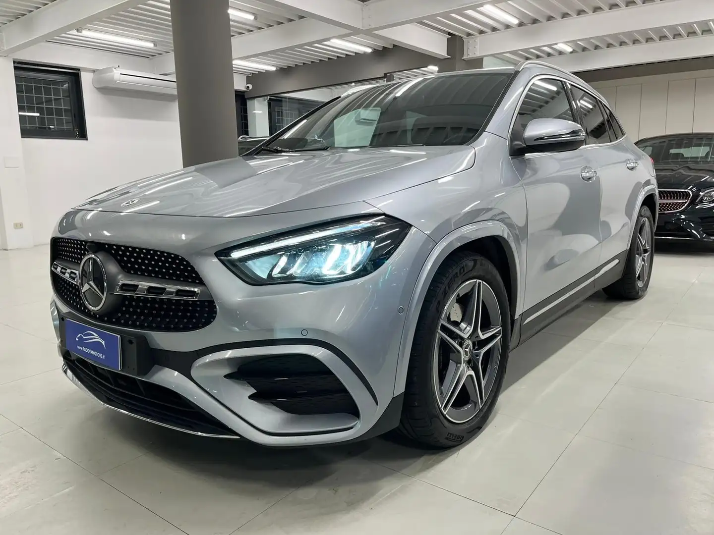 Mercedes-Benz GLA 200 d 150cv 4Matic Premium AMG Argento - 2