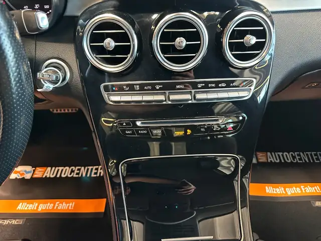 Mercedes-Benz 250 view 11