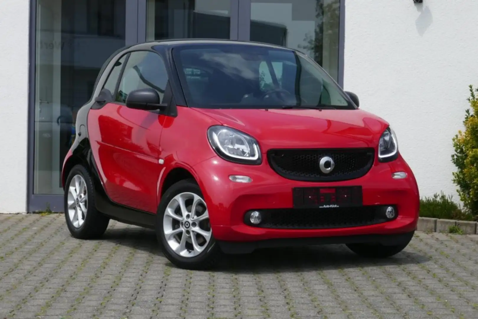 smart forTwo coupé 1.0 52kW passion Pano Cool+Audio Sitzhzg Rot - 1
