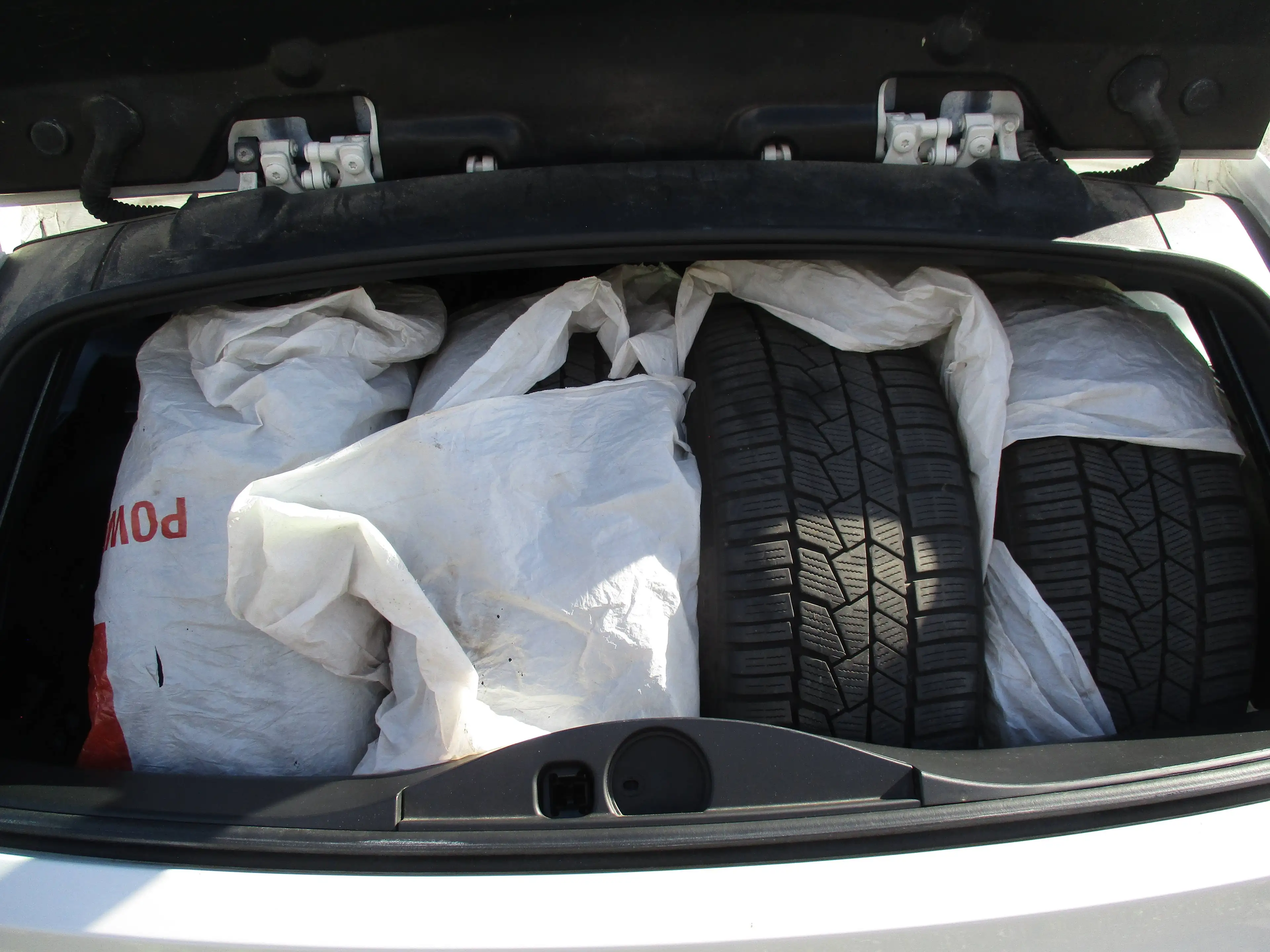 BMW 318 318d Touring M-Sport — photo 11