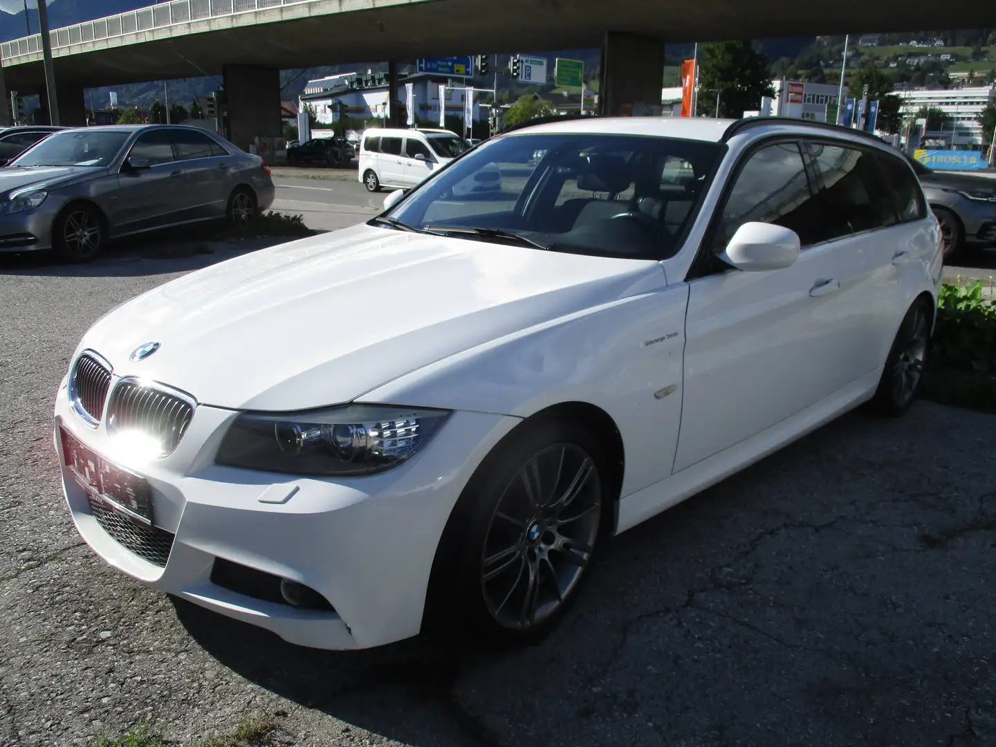 BMW 318 318d Touring M-Sport Weiß - 1