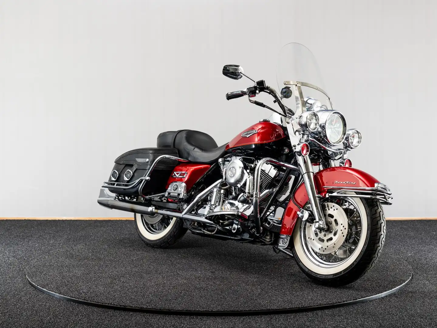 Harley-Davidson Road King FLHRC Classic Red - 1