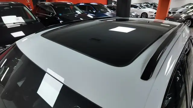 Porsche Cayenne view 13