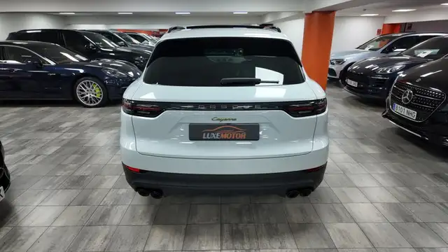 Porsche Cayenne view 5