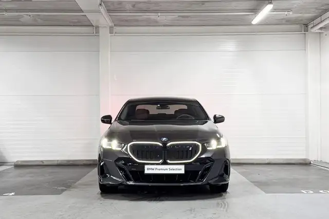 BMW i5 view 5