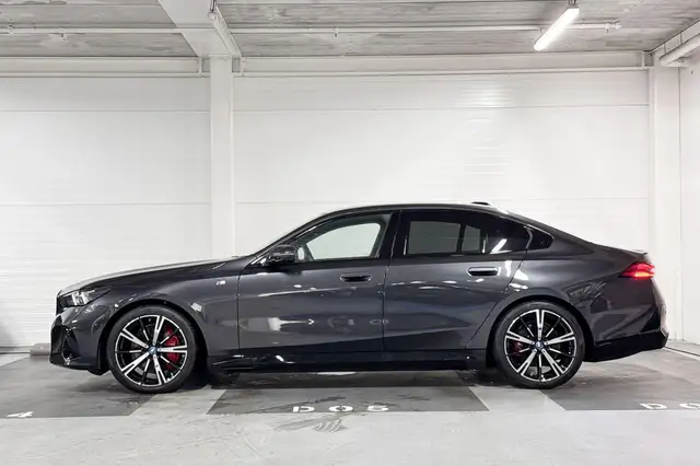 BMW i5 view 2