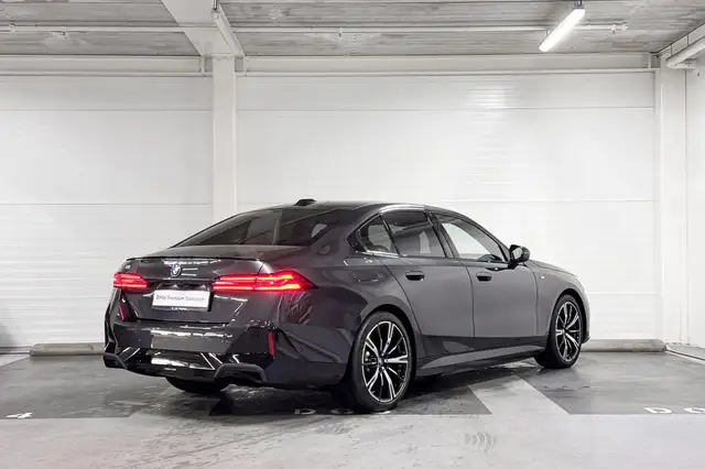 BMW i5 view 6