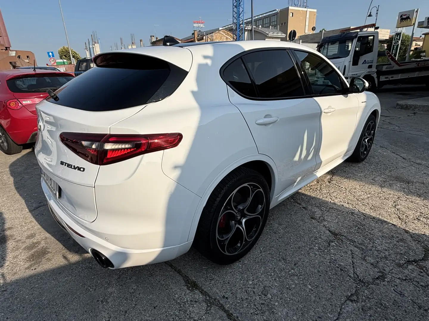 Alfa Romeo Stelvio 2.2 t Veloce FULL Q4 210cv auto Bianco - 2