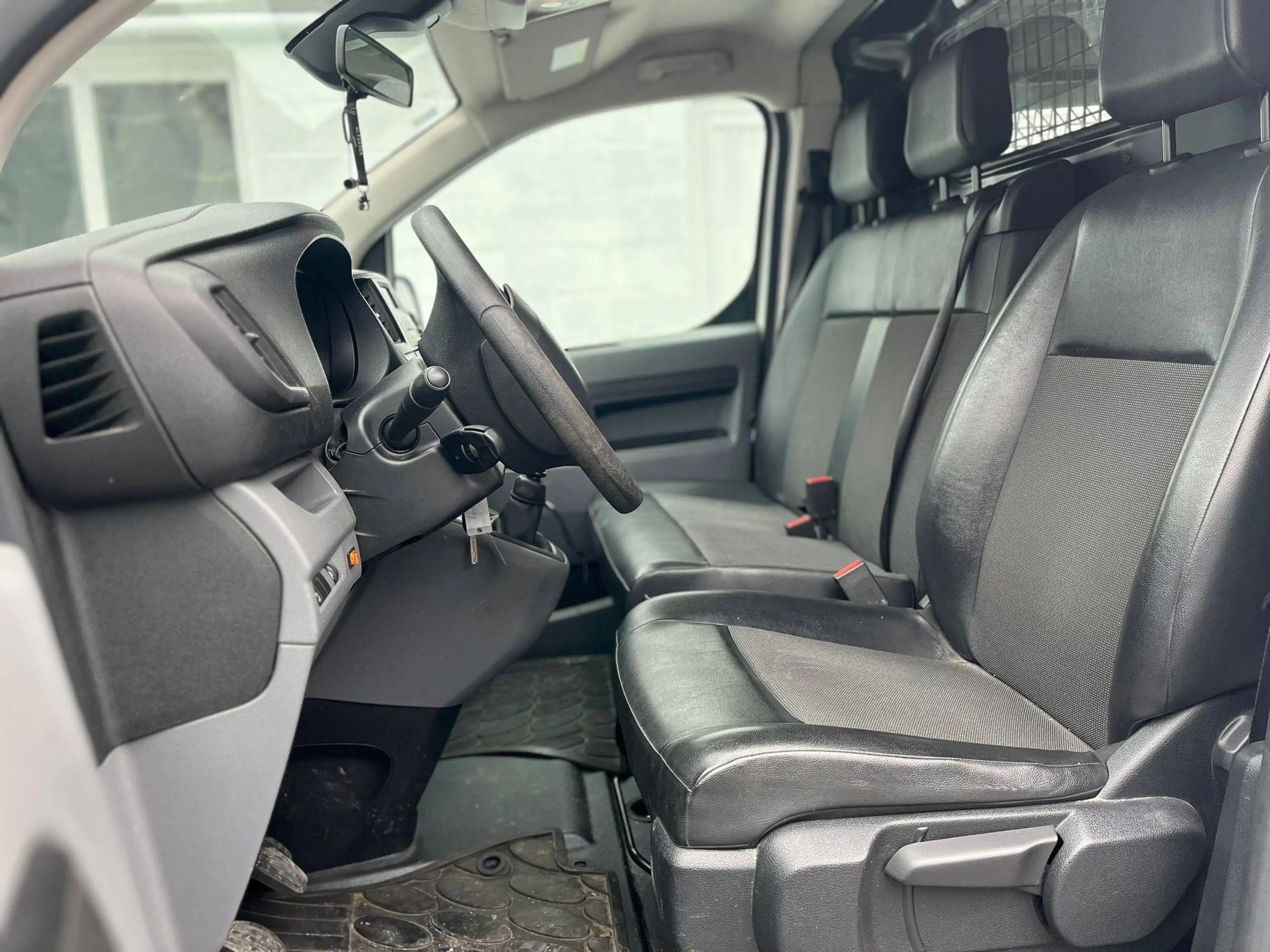 Peugeot Expert 2.0 BlueHDi L2 Standard Premium S * CAPT ARR * A/C * BLTHT * 270 X 60 MOIS * — photo 5