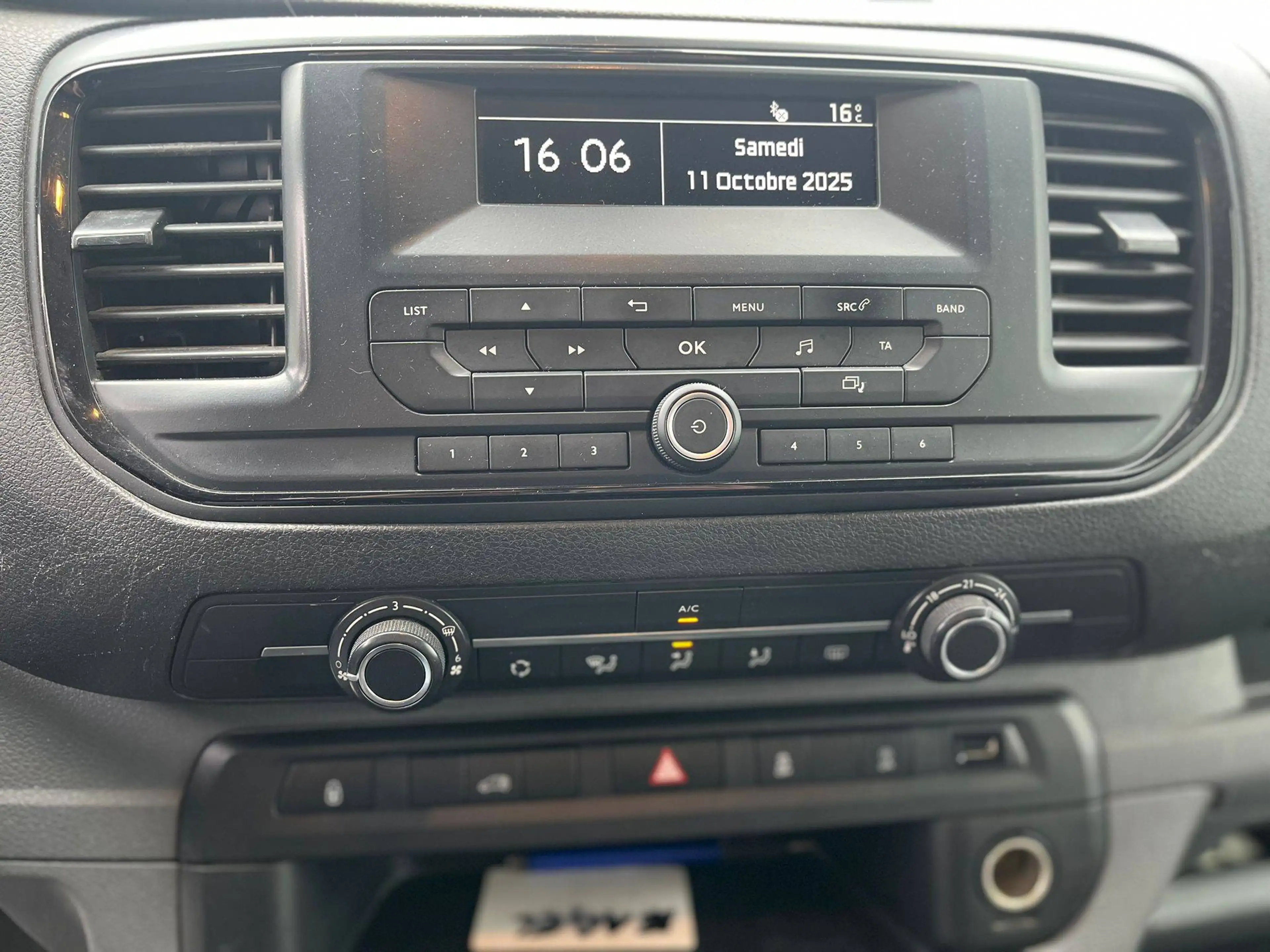 Peugeot Expert 2.0 BlueHDi L2 Standard Premium S * CAPT ARR * A/C * BLTHT * 270 X 60 MOIS * — photo 7