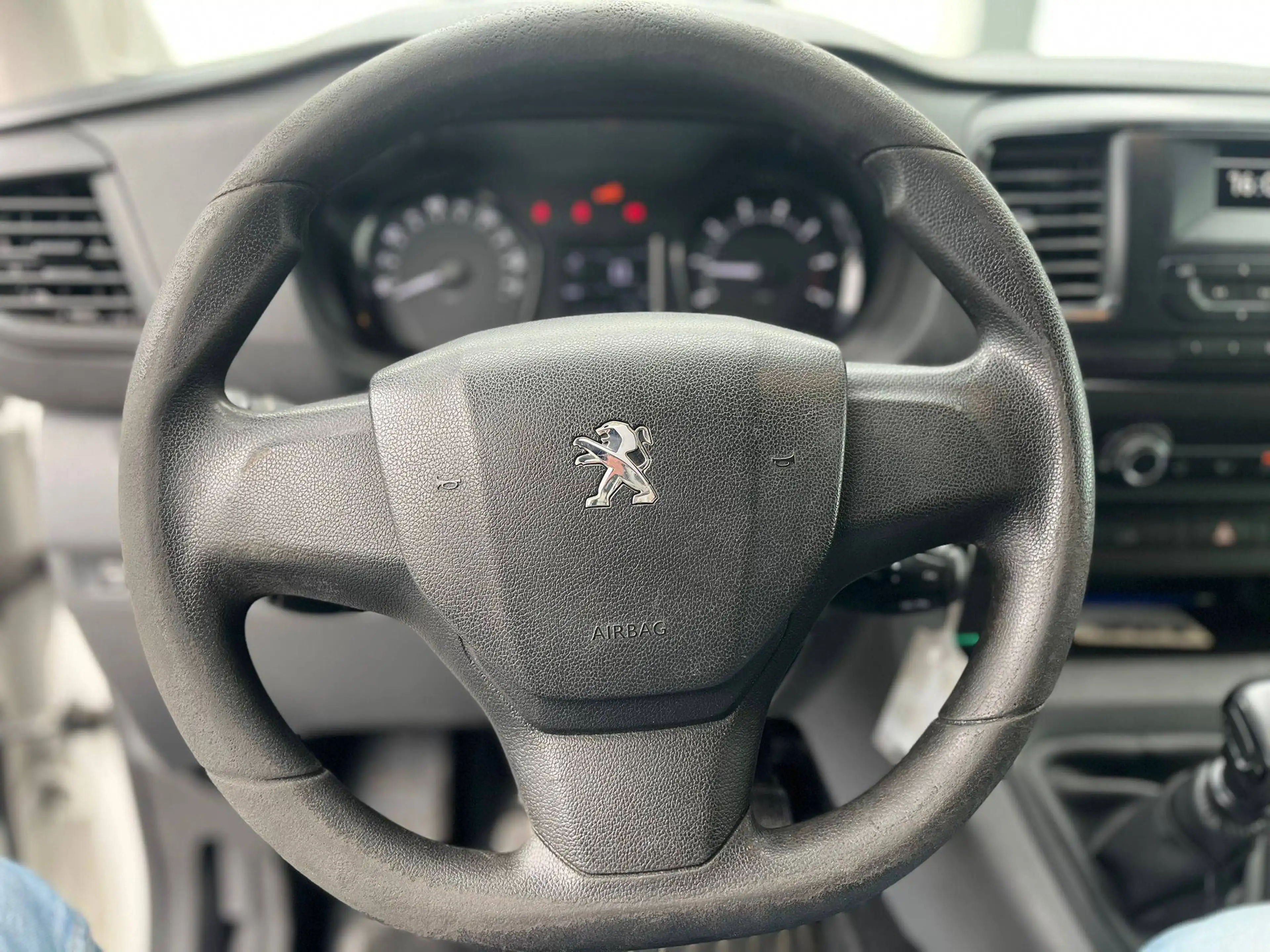 Peugeot Expert 2.0 BlueHDi L2 Standard Premium S * CAPT ARR * A/C * BLTHT * 270 X 60 MOIS * — photo 6