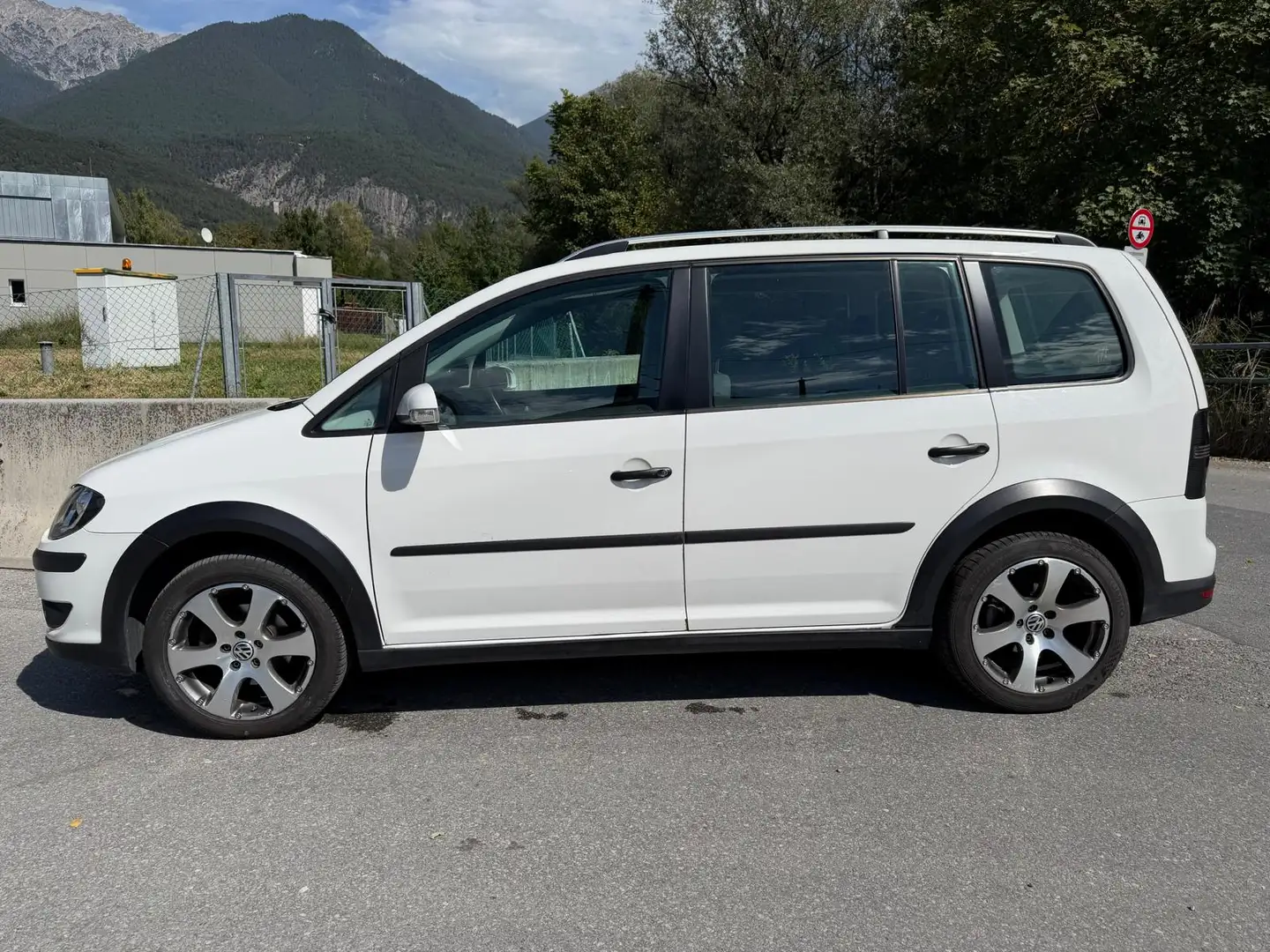 Volkswagen Touran Touran Edition Cross Touran 1.9 TDI Weiß - 2