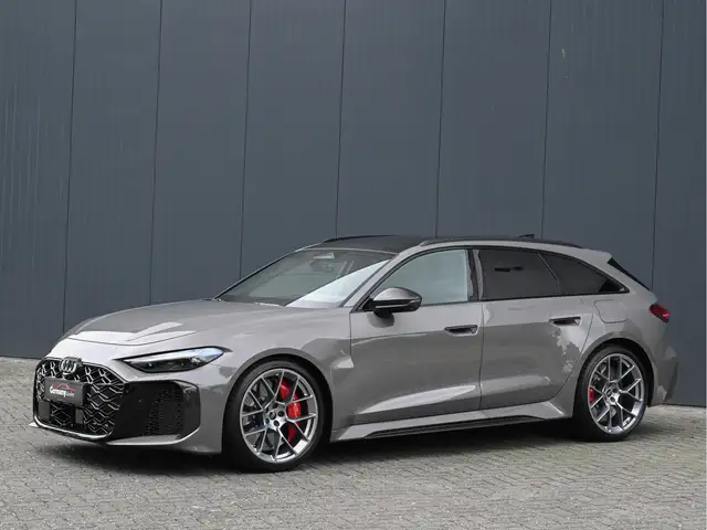 Audi RS5 view 12