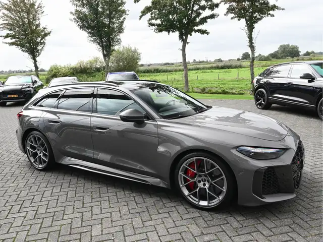 Audi RS5 view 8