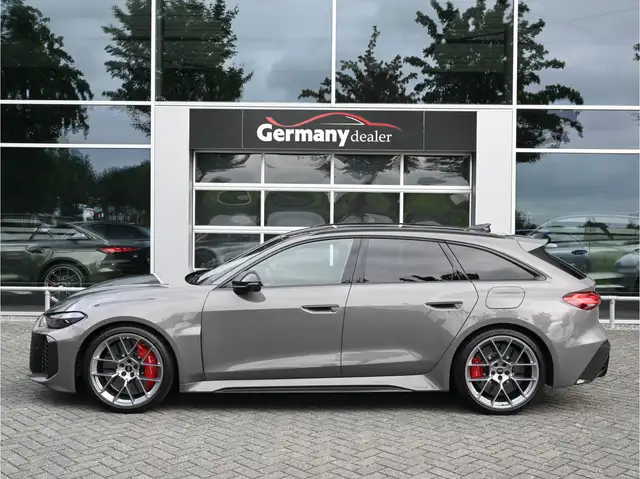 Audi RS5 view 3