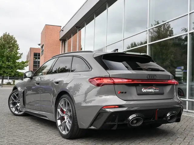 Audi RS5 view 5