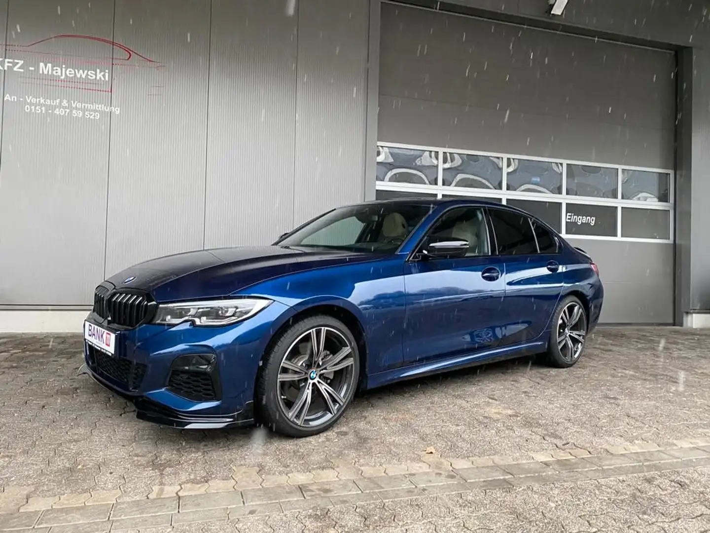 BMW 330 i Sport Line Automatic LIVE-COCKPIT/LED/HUD/ Blau - 2