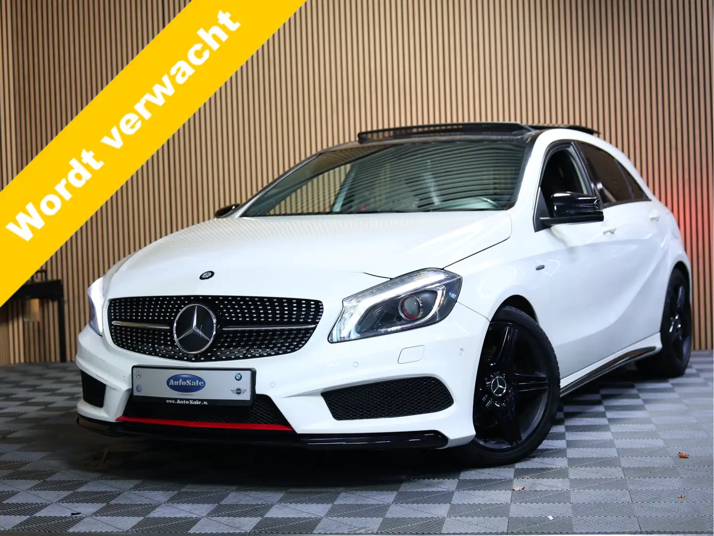 Mercedes-Benz A 250 AMG Sport PANO LEDER NAV XENON STOELVW '14 Weiß - 1