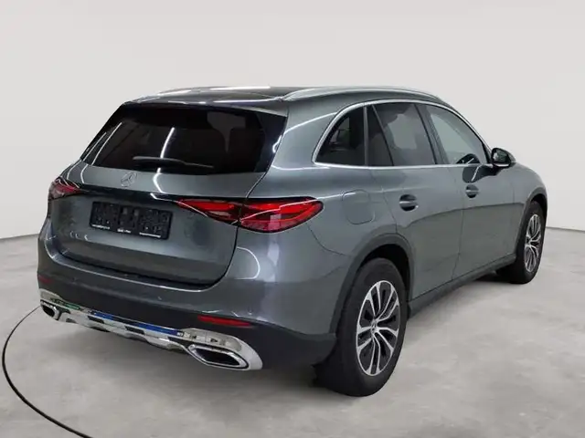 Mercedes-Benz GLC view 4