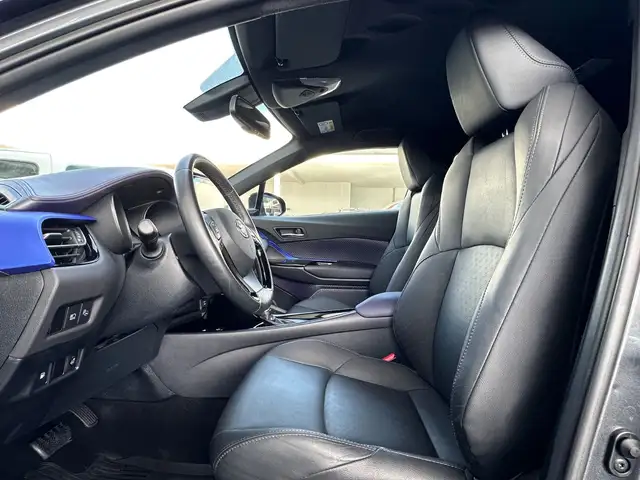Toyota C-HR view 12