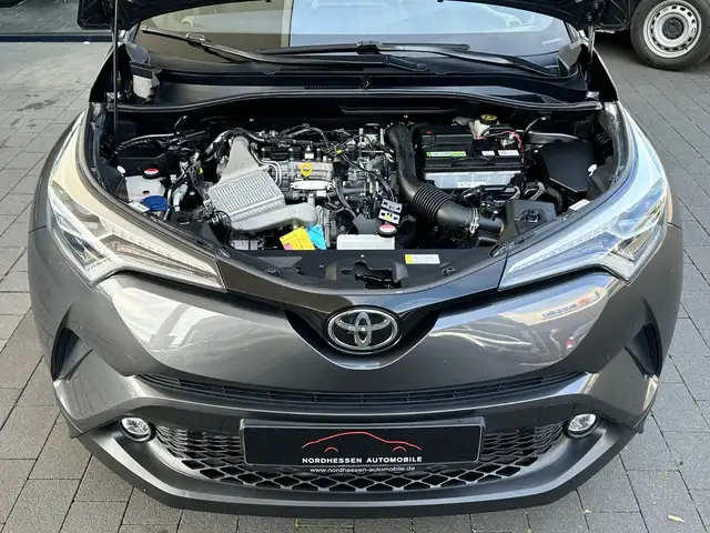 Toyota C-HR view 6