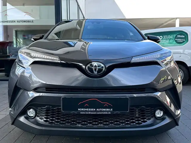 Toyota C-HR view 5