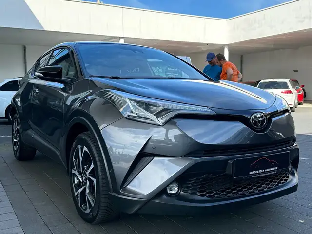 Toyota C-HR view 2