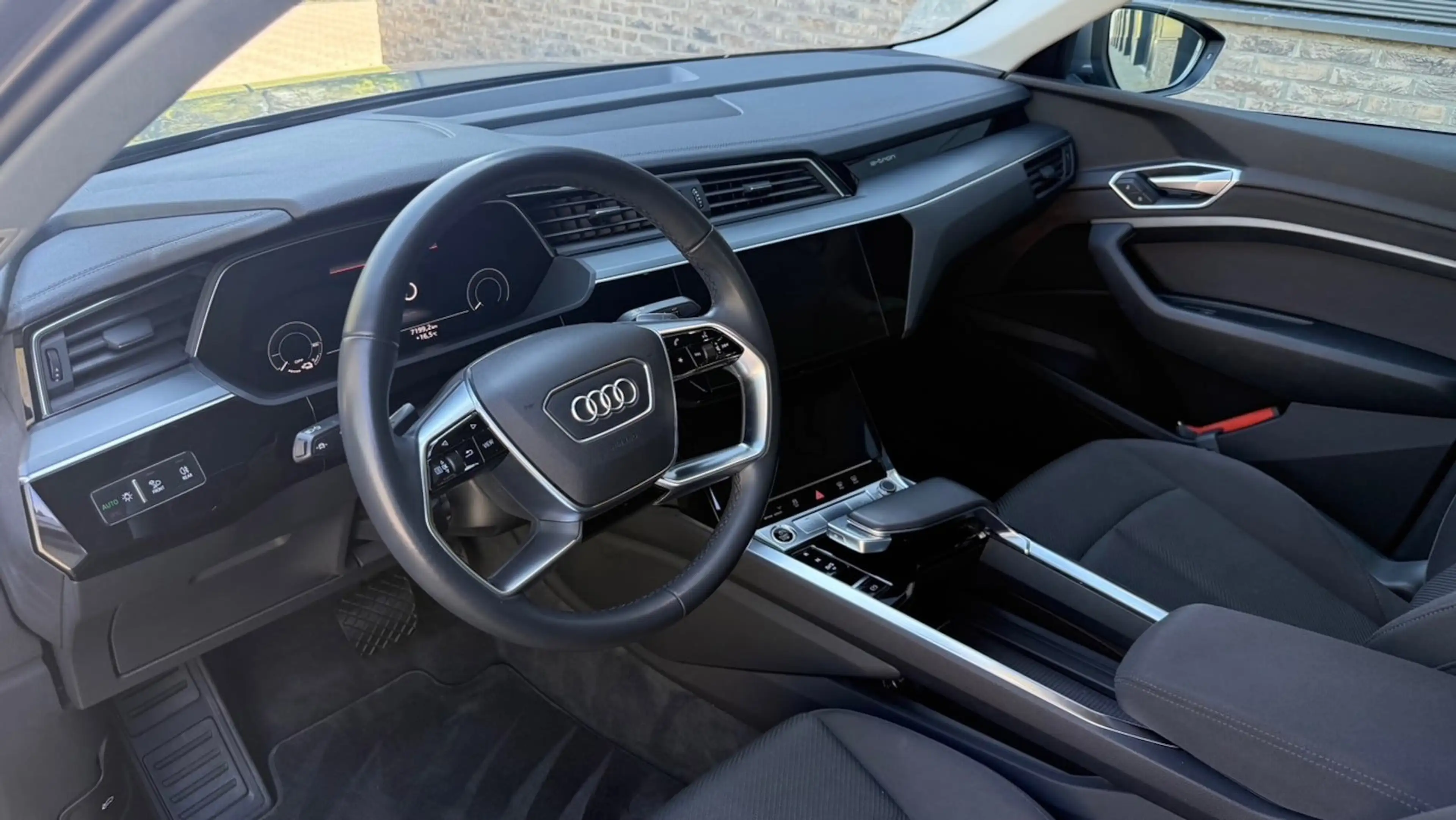 Audi e-tron Sportback 55 quattro Business edition 95 kWh — photo 9