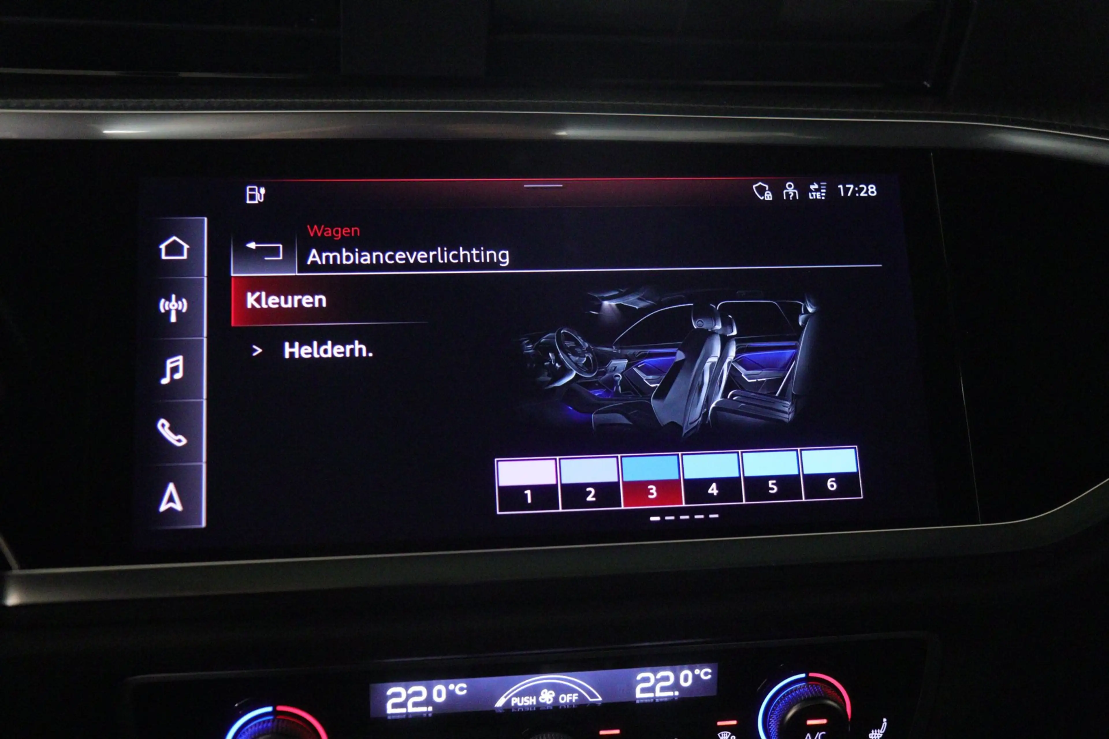 Audi Q3 45 TFSI e S Edition 3X S-Line /PANO/KEYLES/STOELV/ — photo 28