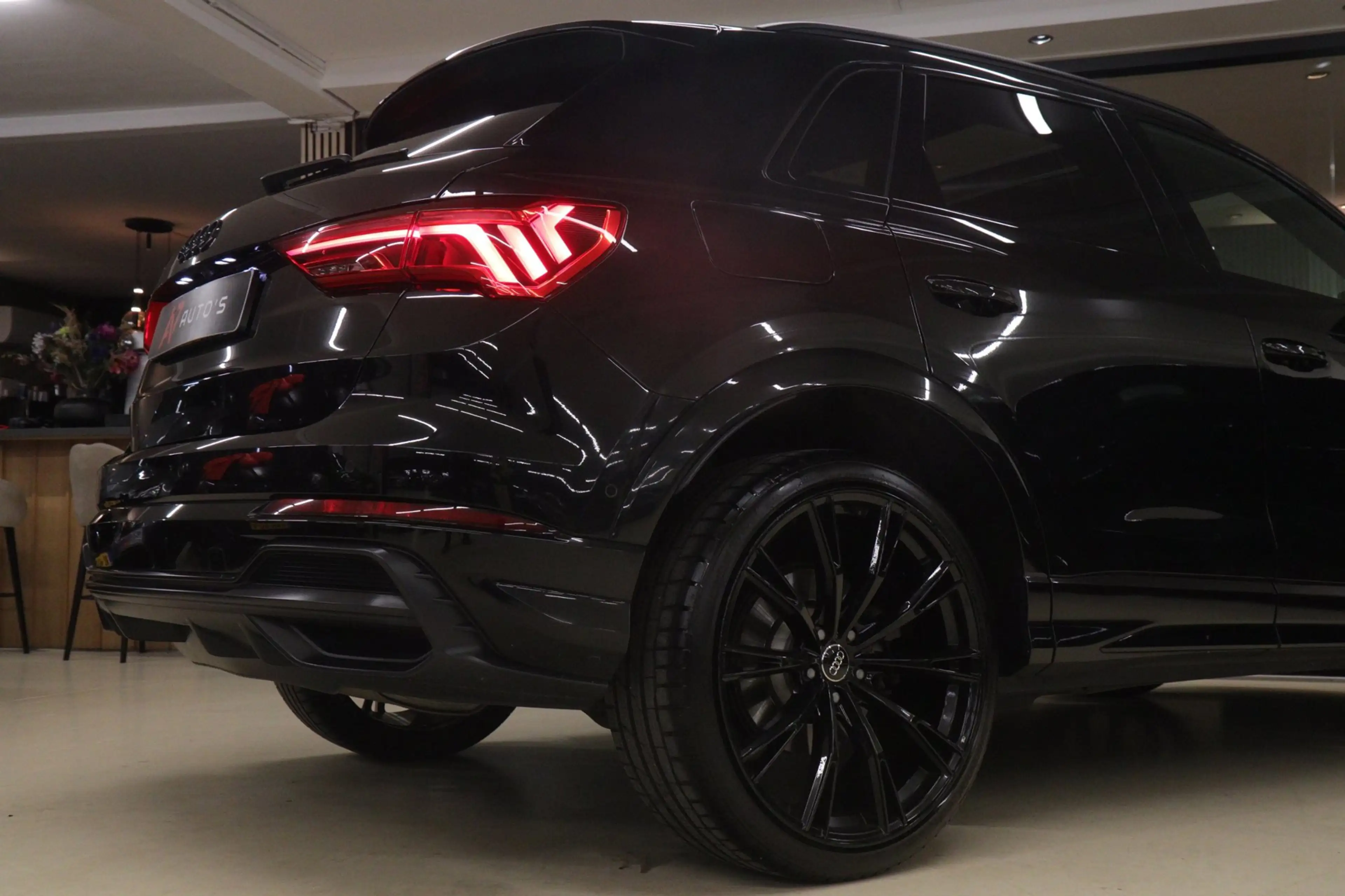 Audi Q3 45 TFSI e S Edition 3X S-Line /PANO/KEYLES/STOELV/ — photo 11