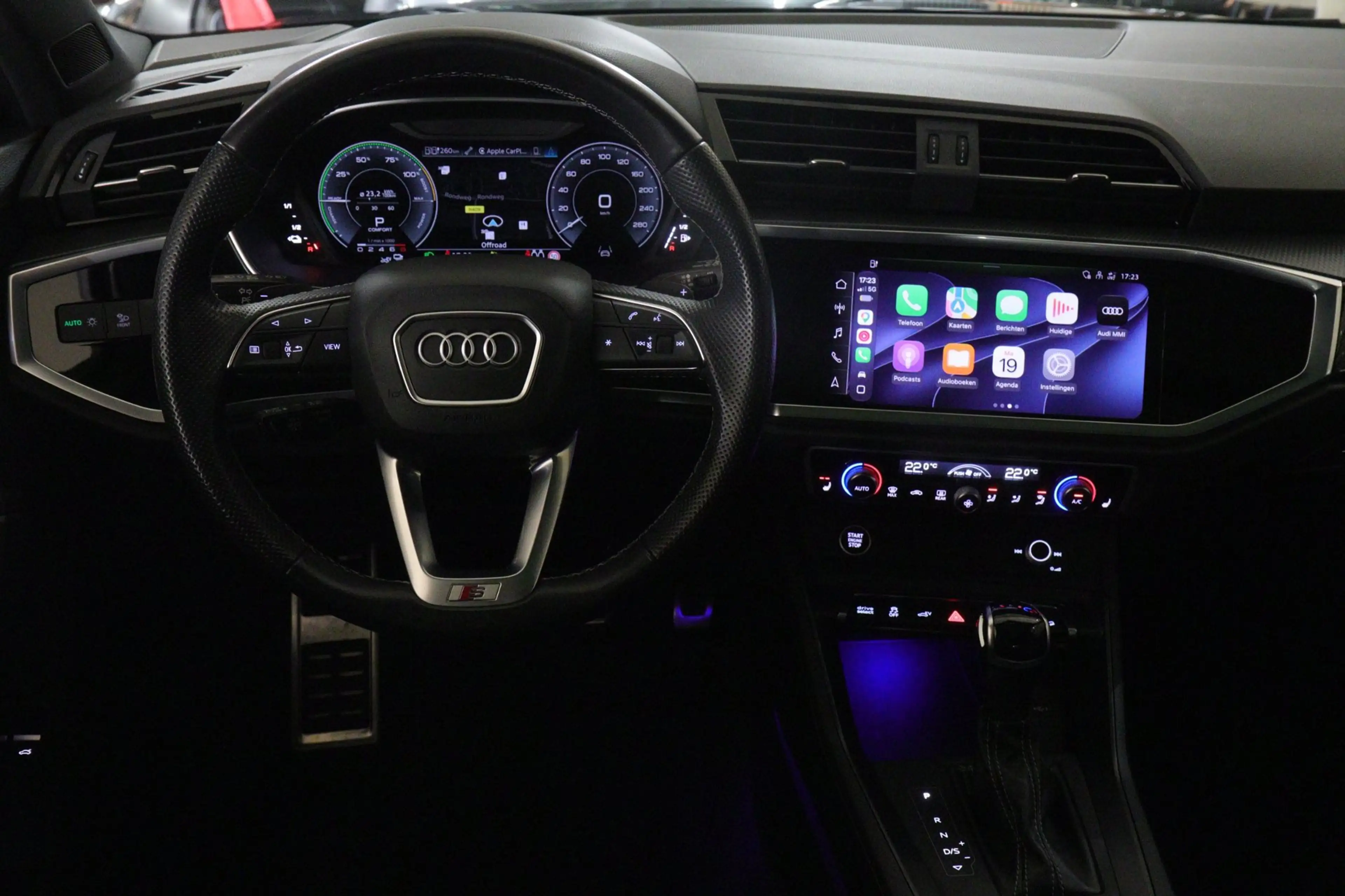 Audi Q3 45 TFSI e S Edition 3X S-Line /PANO/KEYLES/STOELV/ — photo 9