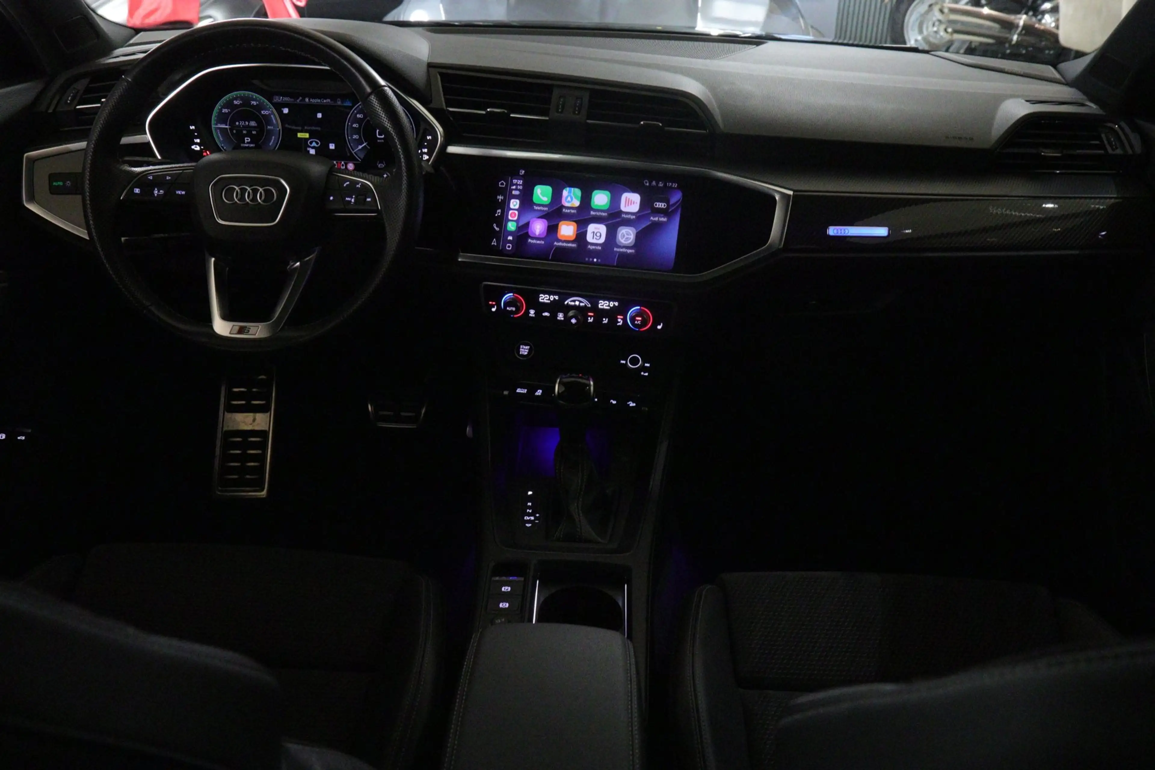 Audi Q3 45 TFSI e S Edition 3X S-Line /PANO/KEYLES/STOELV/ — photo 8