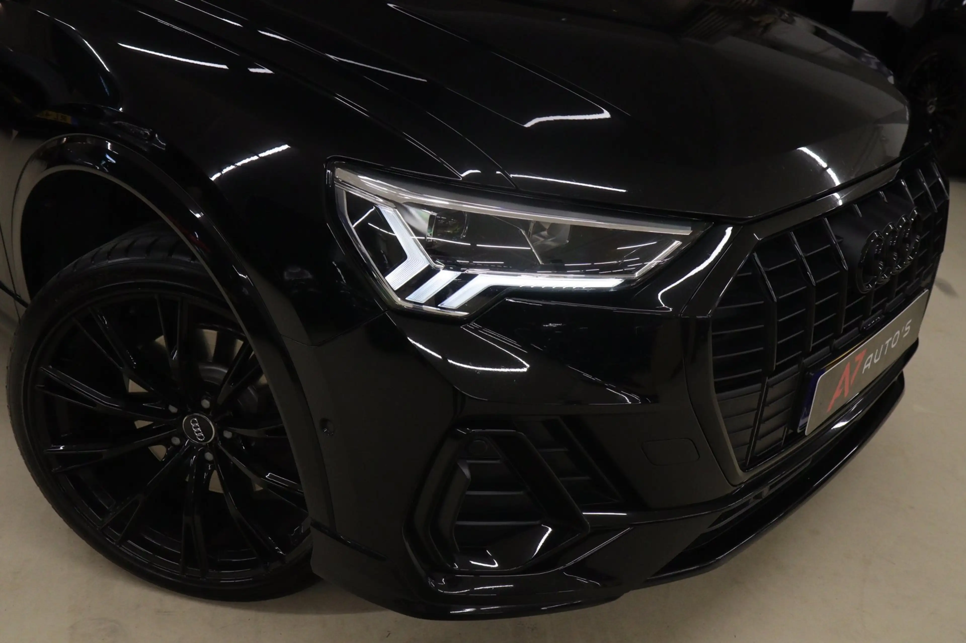 Audi Q3 45 TFSI e S Edition 3X S-Line /PANO/KEYLES/STOELV/ — photo 6