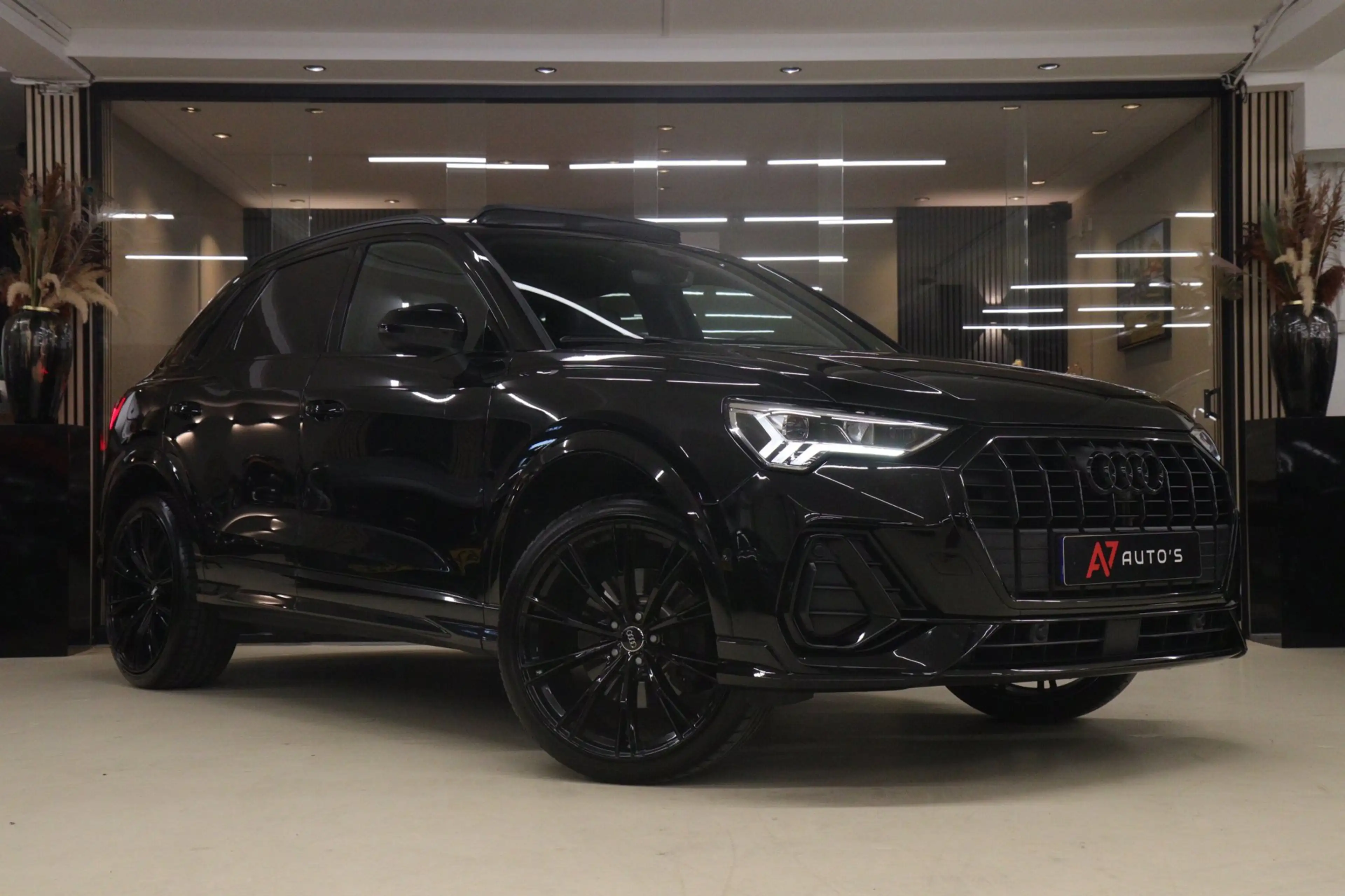 Audi Q3 45 TFSI e S Edition 3X S-Line /PANO/KEYLES/STOELV/ — photo 3