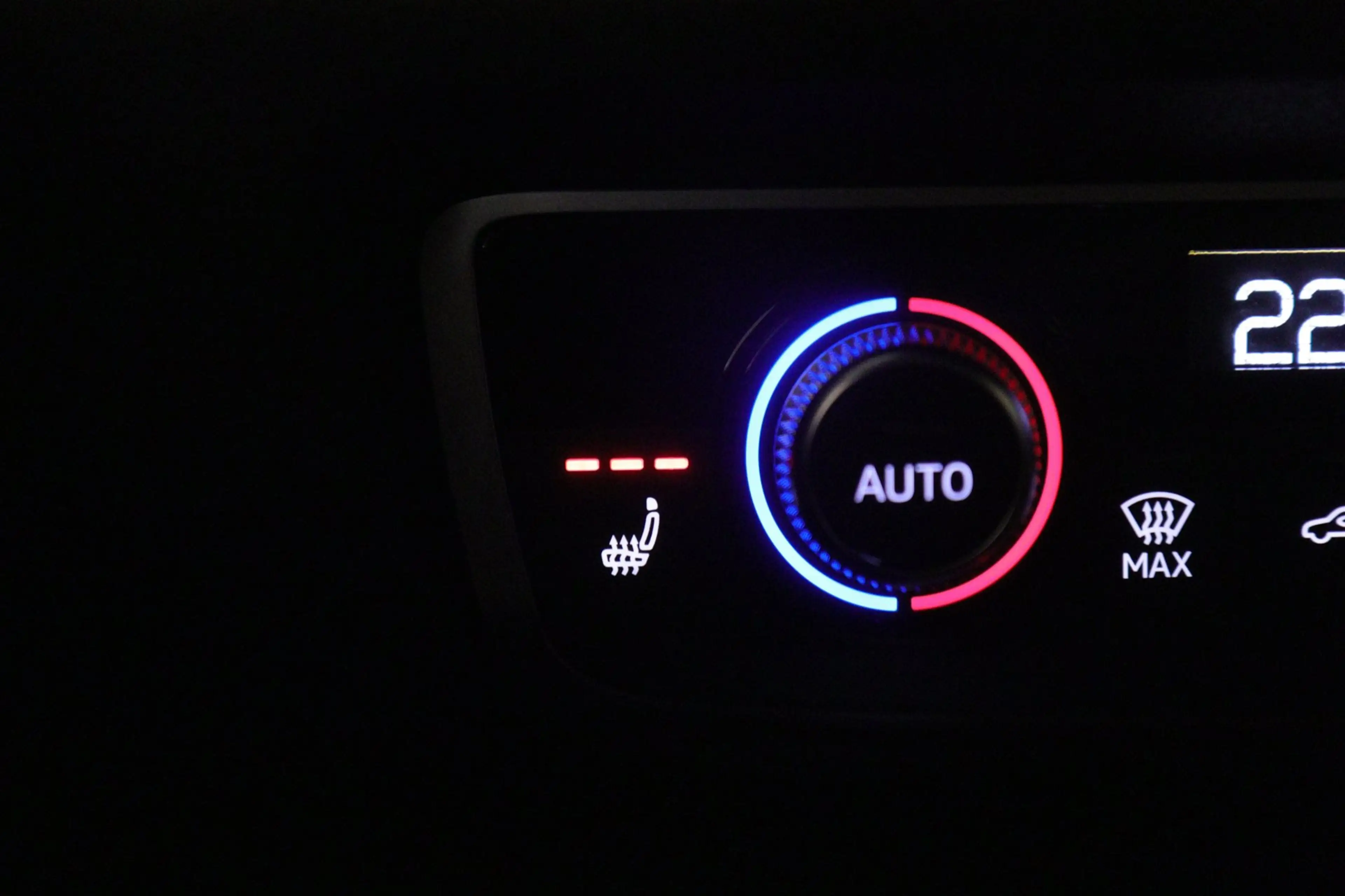 Audi Q3 45 TFSI e S Edition 3X S-Line /PANO/KEYLES/STOELV/ — photo 40