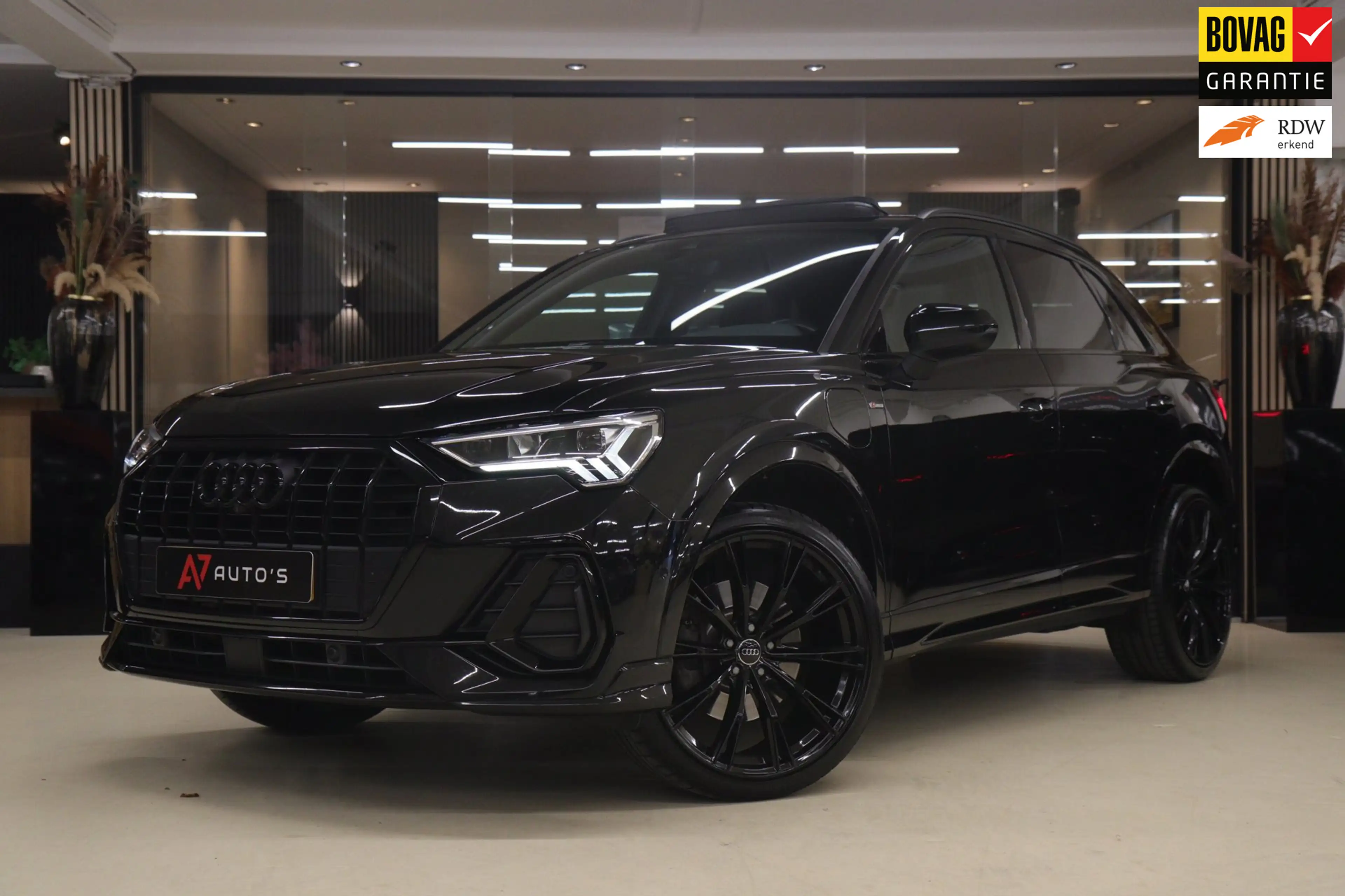 Audi Q3 45 TFSI e S Edition 3X S-Line /PANO/KEYLES/STOELV/
