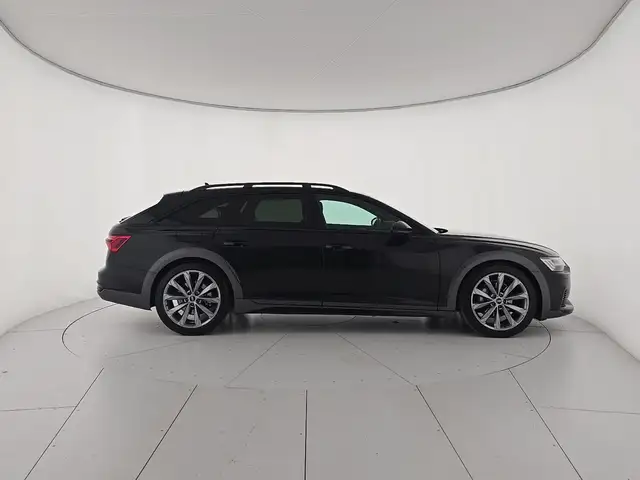 Audi A6 view 6