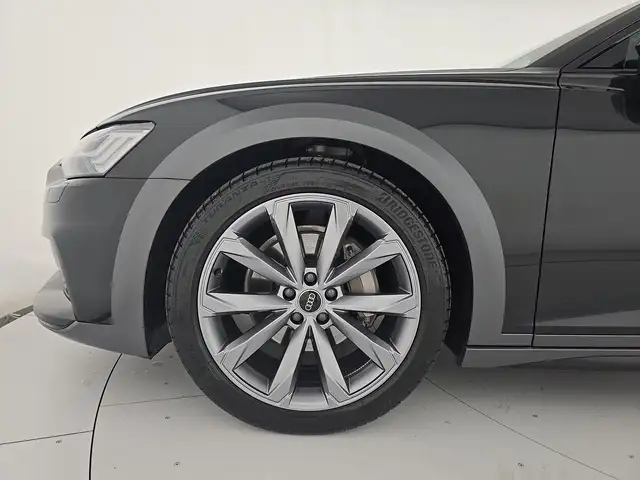 Audi A6 view 9
