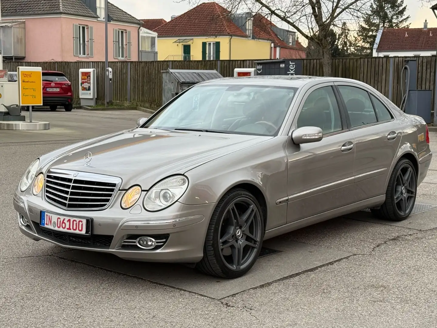 Mercedes-Benz E 50 AMG LIM. E 500 4Matic* Vollausstattung Silber - 2