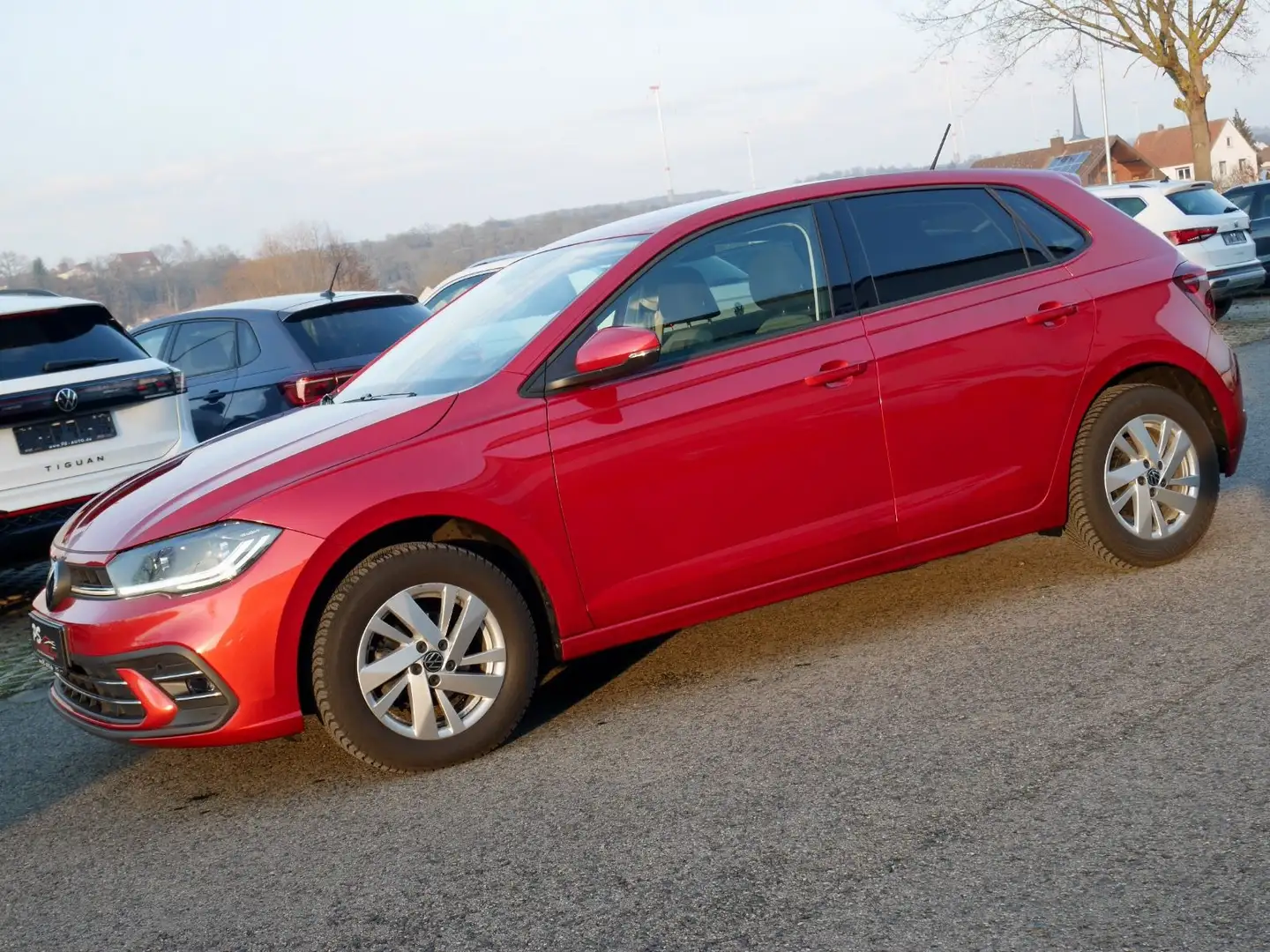 Volkswagen Polo 1.0 TSI DSG"Style"Kamera+Matrix LED+App+DAB Červená - 2