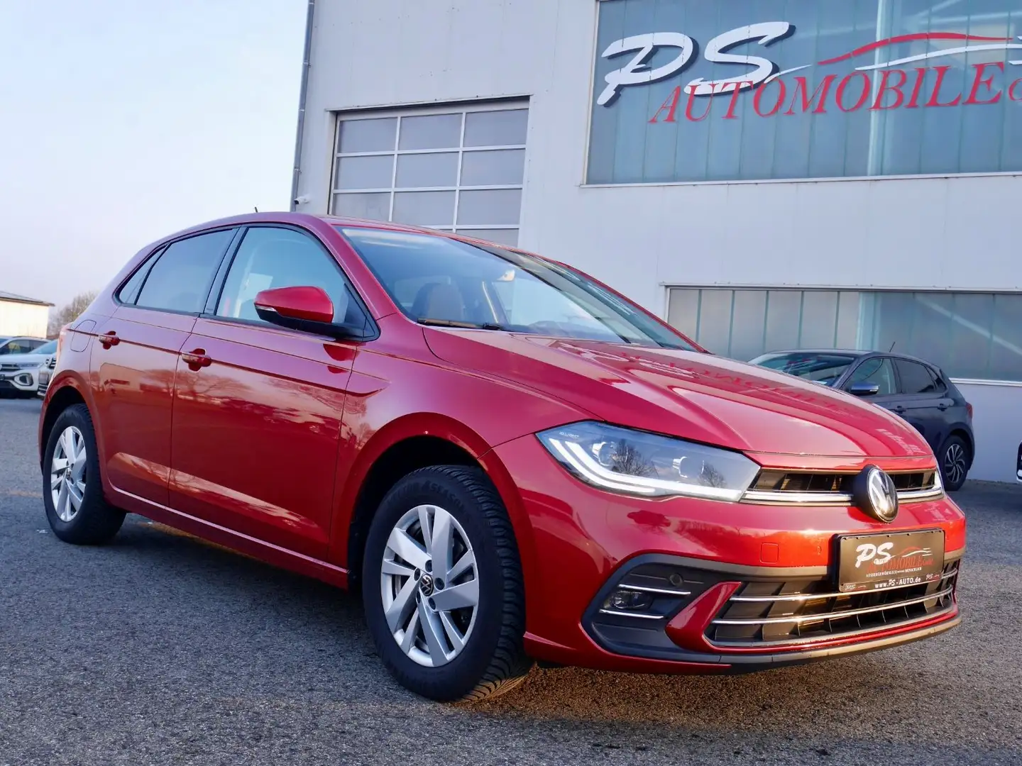 Volkswagen Polo 1.0 TSI DSG"Style"Kamera+Matrix LED+App+DAB Červená - 1