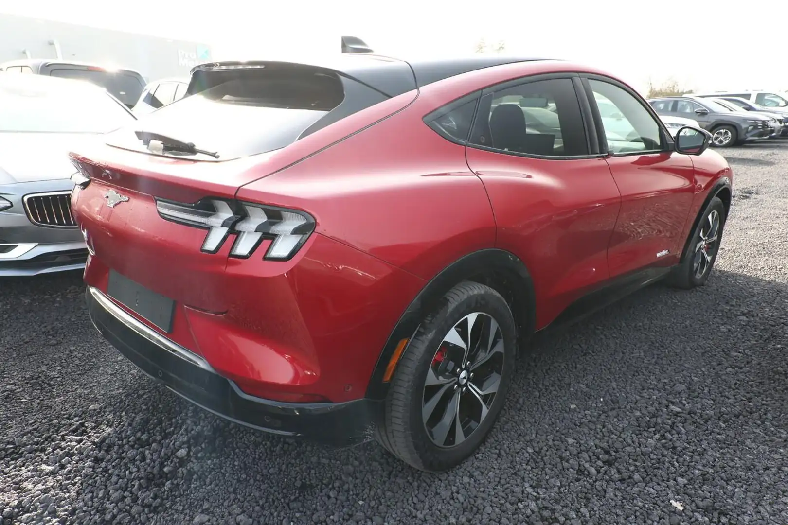 Ford Mustang Mach-E Premium 91 kWh TechP+ Nav 360Kam 216 kW (294 PS... Czerwony - 2