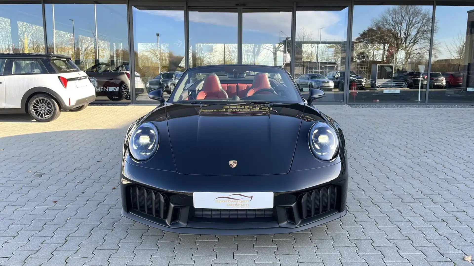 Porsche 992 911 Carrera 4 GTS T-Hybrid Cabriolet, PASM Noir - 2