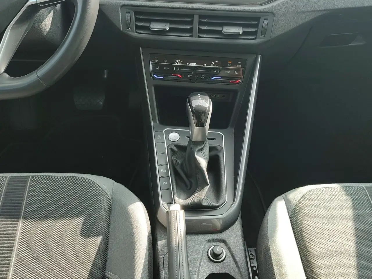 Volkswagen Polo 1.0 TSI Style DSG Navi*Pano*IQ-Light*IQ-Dri 9