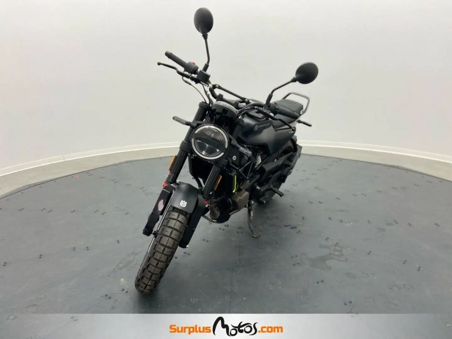 Husqvarna Svartpilen - 1